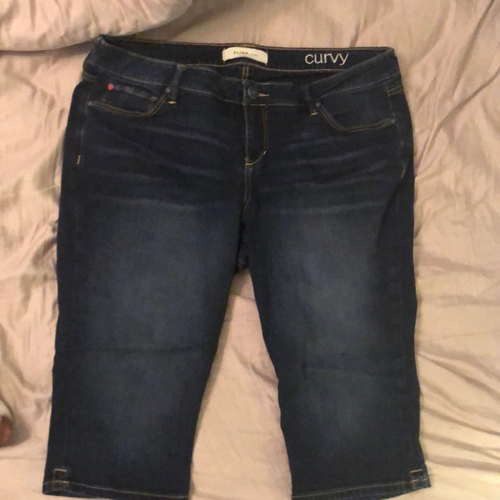 Slink shorts/pedal pushers. Falls just below the knees.